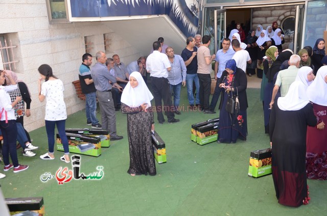 كفرقاسم- فيديو: الرئيس عادل بدير وموظفو البلدية يقفون دقيقة حداد لروح الشهيد احمد ويستقبلون شهر رمضان بتكريم الموظفين